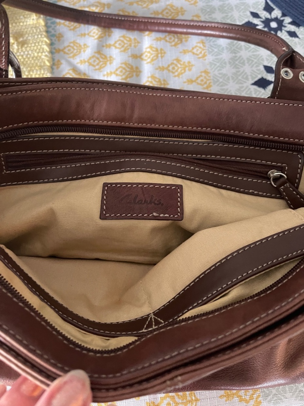 Clarks Chestnut Brown Leather Messenger Bag with Tan Interior